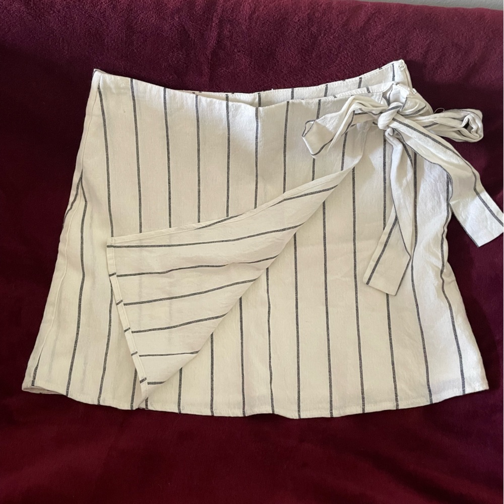 Forever 21 Skirt - Picture 2 of 3